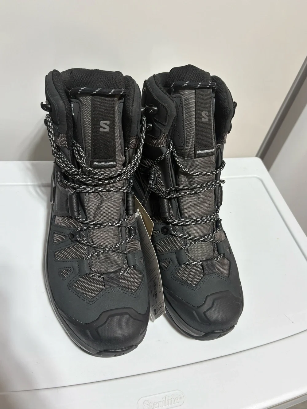Salomon Quest 4 GTX Men’s Size 10.5 Waterproof Hiking Boots. Gray/Magnet/Quarry
